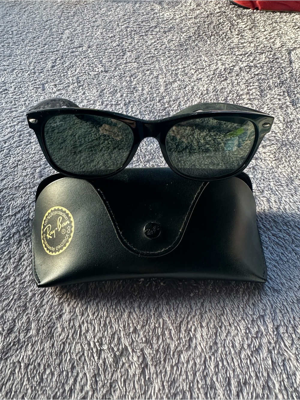 Ray-Ban New Wayfarer RB2132 901 Black Sunglasses w/ Case